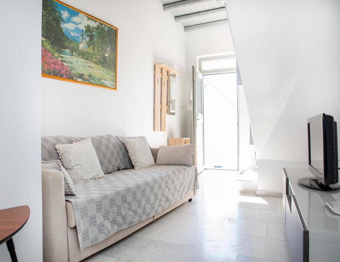 Caper-2 Bedroom Traditional Home With Amazing View Науса Экстерьер фото