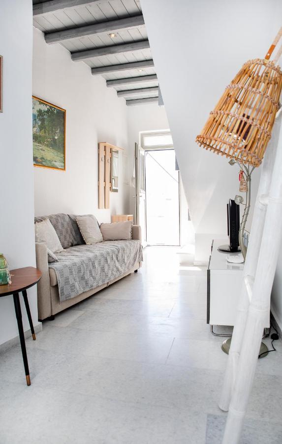 Caper-2 Bedroom Traditional Home With Amazing View Науса Экстерьер фото