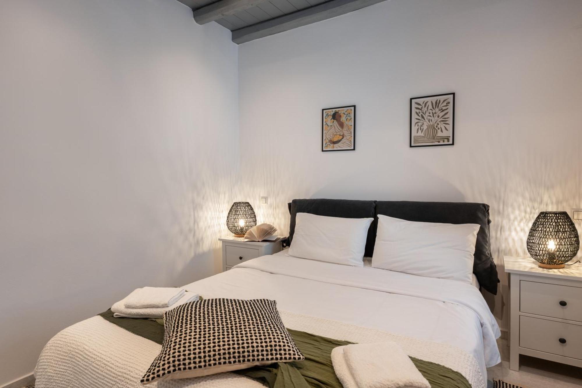 Caper-2 Bedroom Traditional Home With Amazing View Науса Экстерьер фото