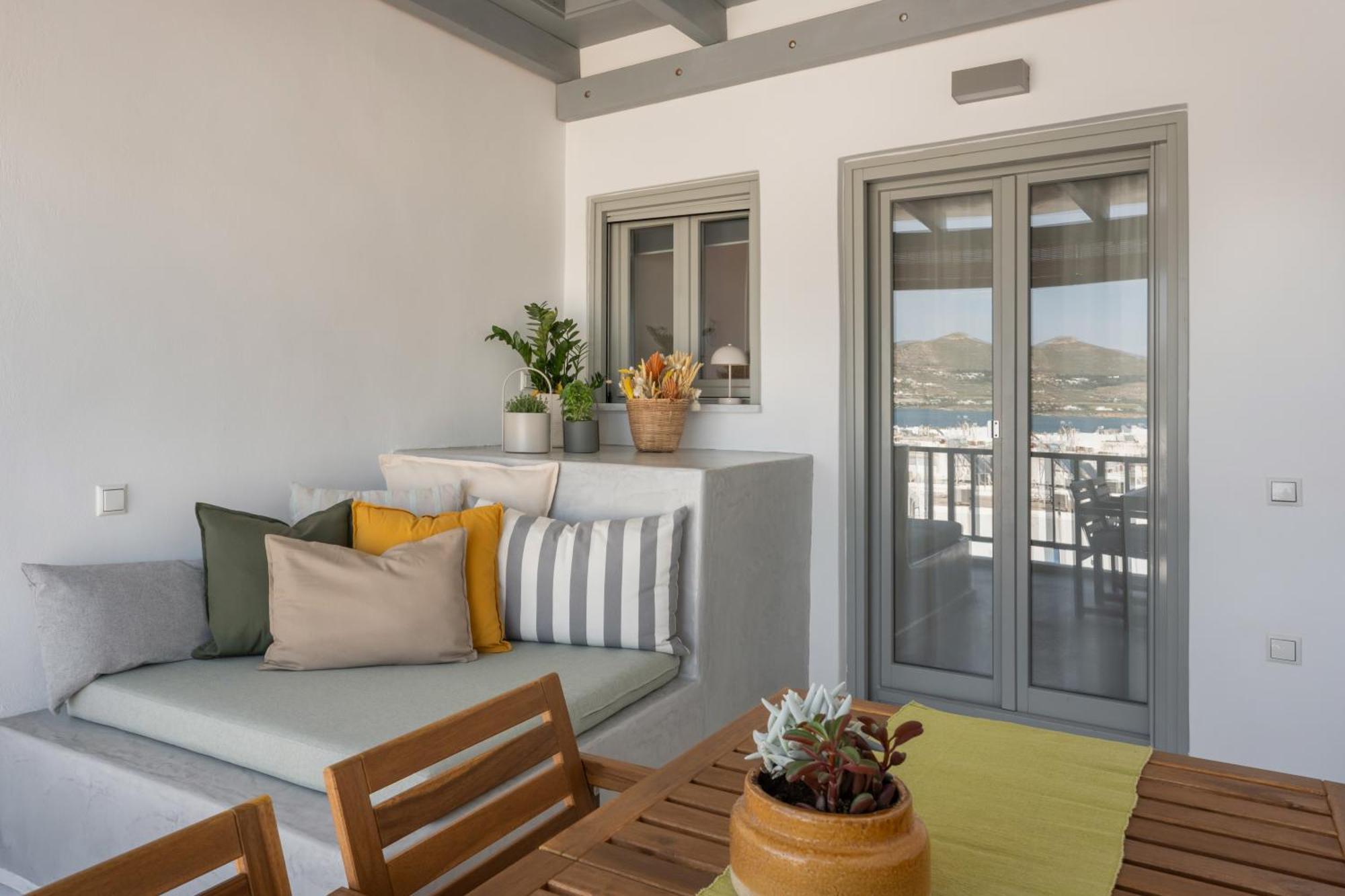 Caper-2 Bedroom Traditional Home With Amazing View Науса Экстерьер фото