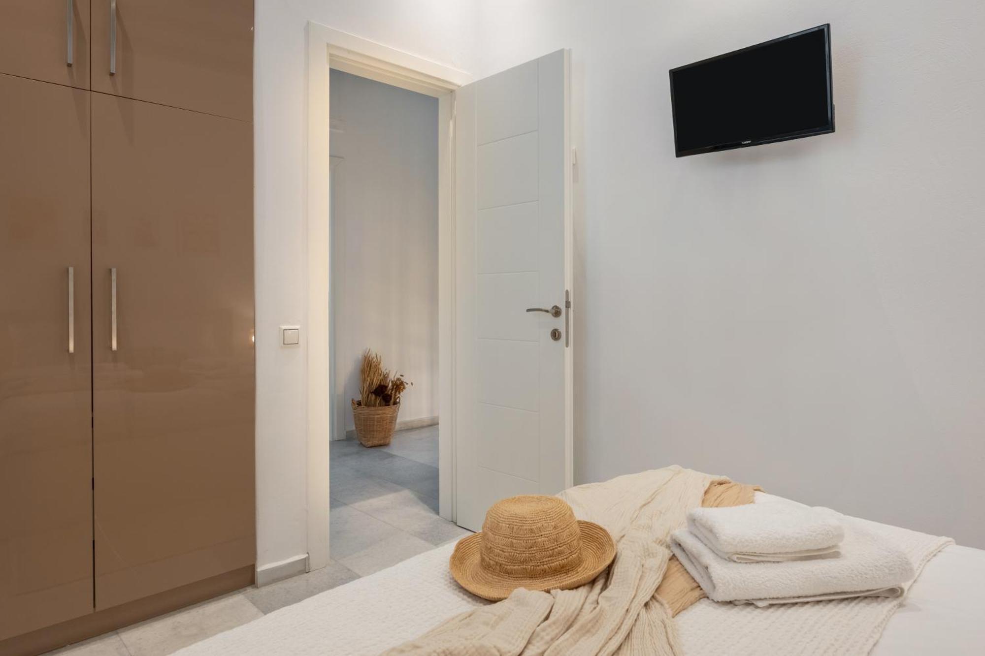Caper-2 Bedroom Traditional Home With Amazing View Науса Экстерьер фото