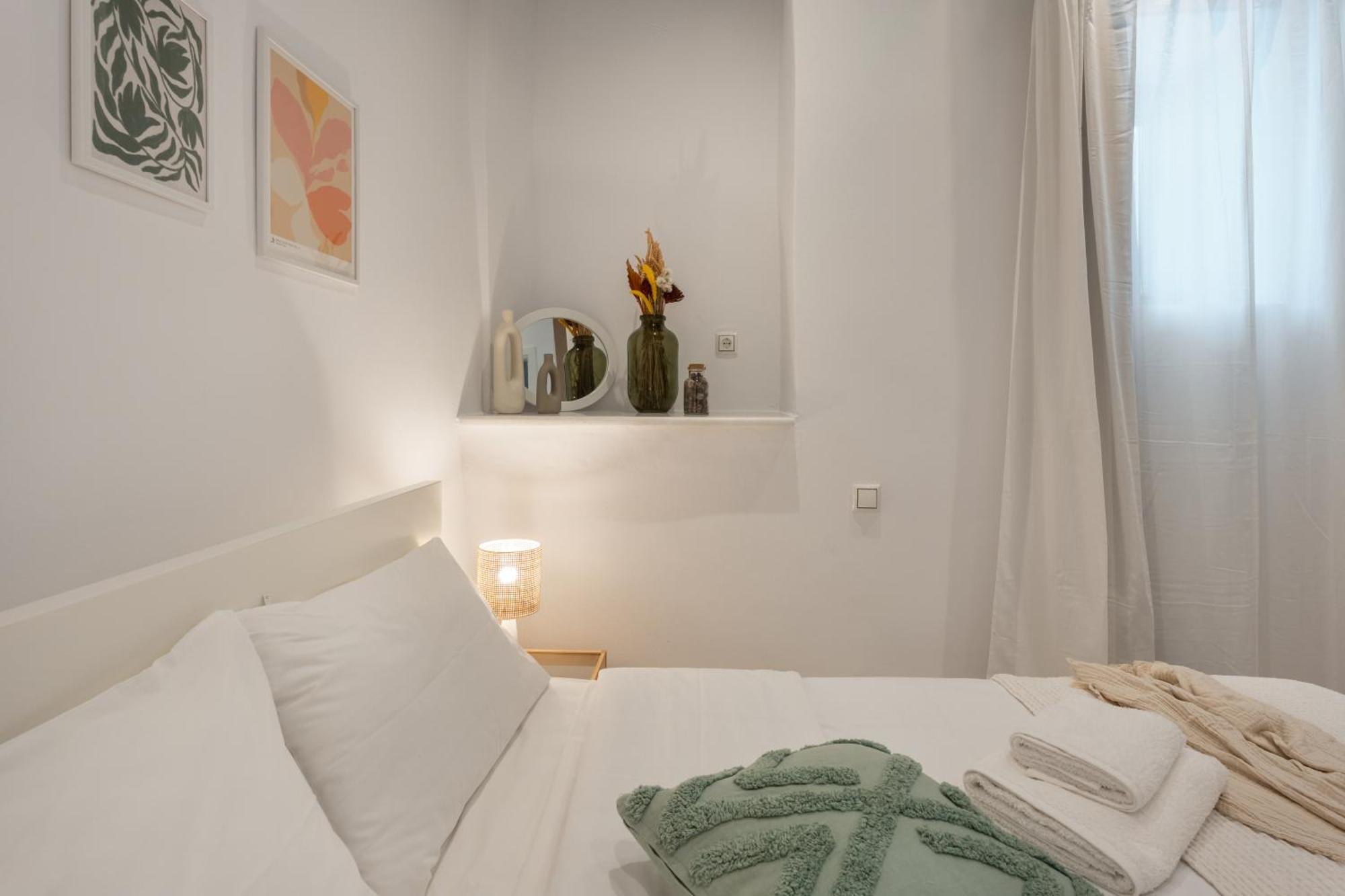 Caper-2 Bedroom Traditional Home With Amazing View Науса Экстерьер фото