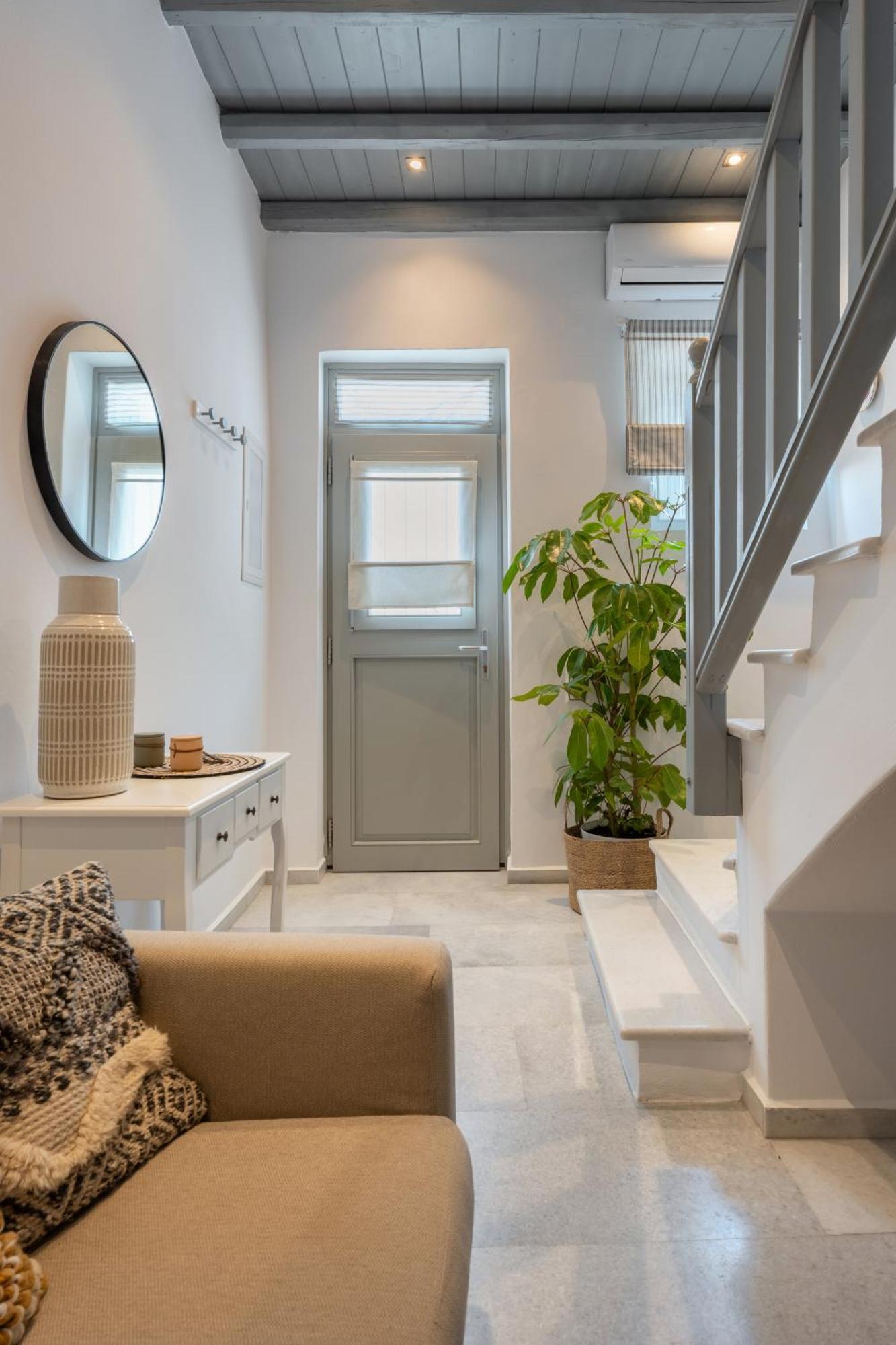 Caper-2 Bedroom Traditional Home With Amazing View Науса Экстерьер фото